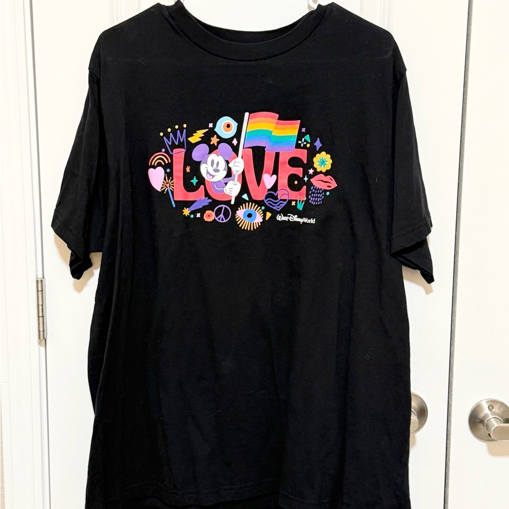 Disney unisex Mickey Mouse Love Pride Shirt Size XLarge XL